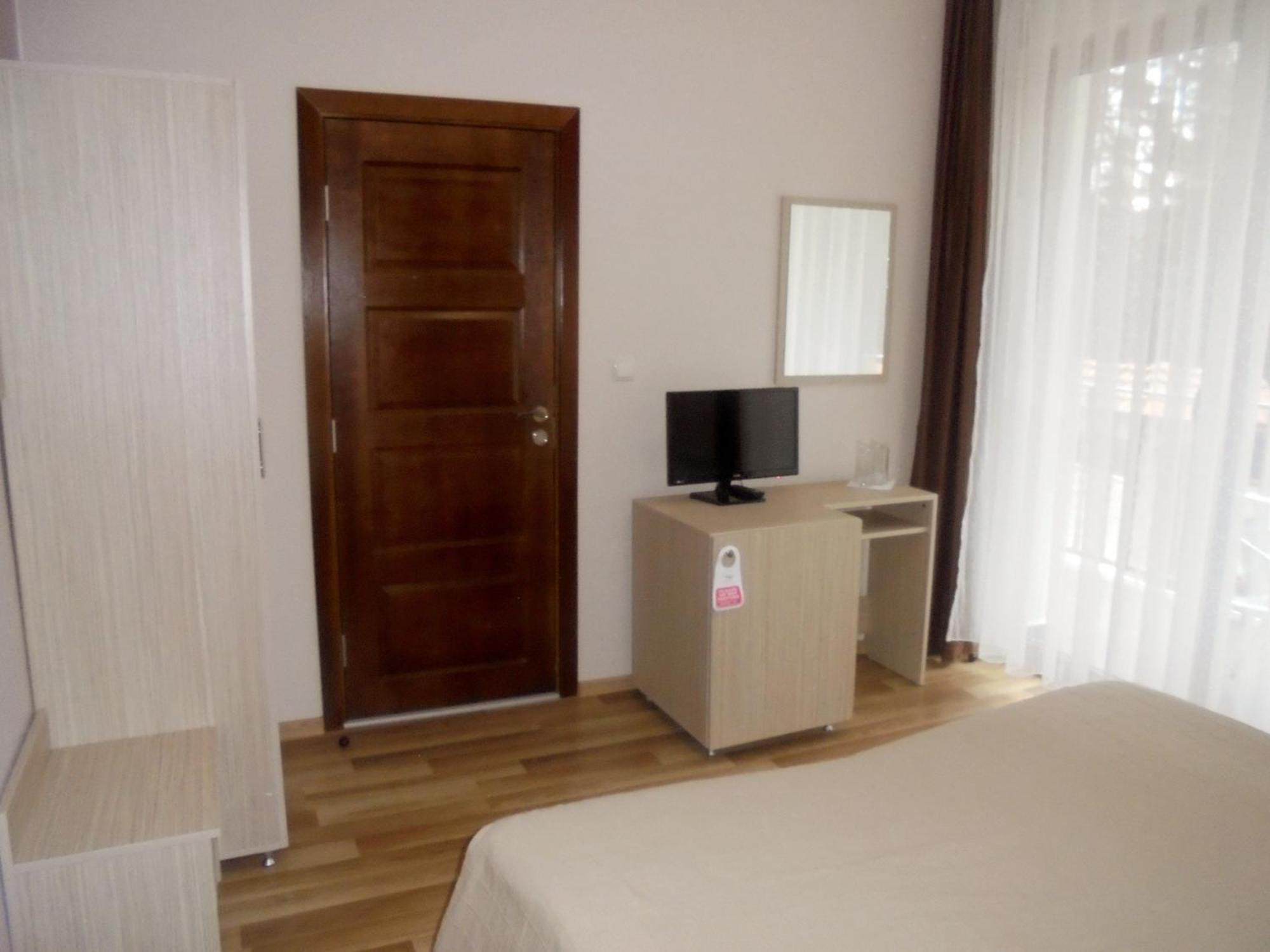 Ивелия Къща За Гости Dospat Kamer foto