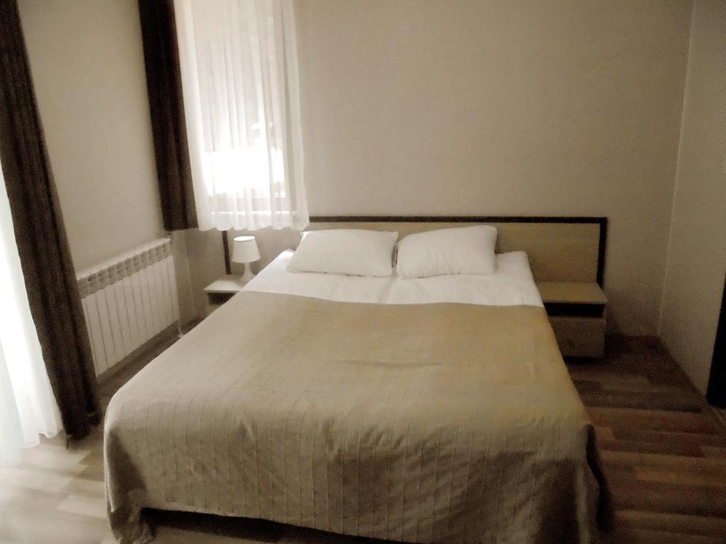 Ивелия Къща За Гости Dospat Kamer foto